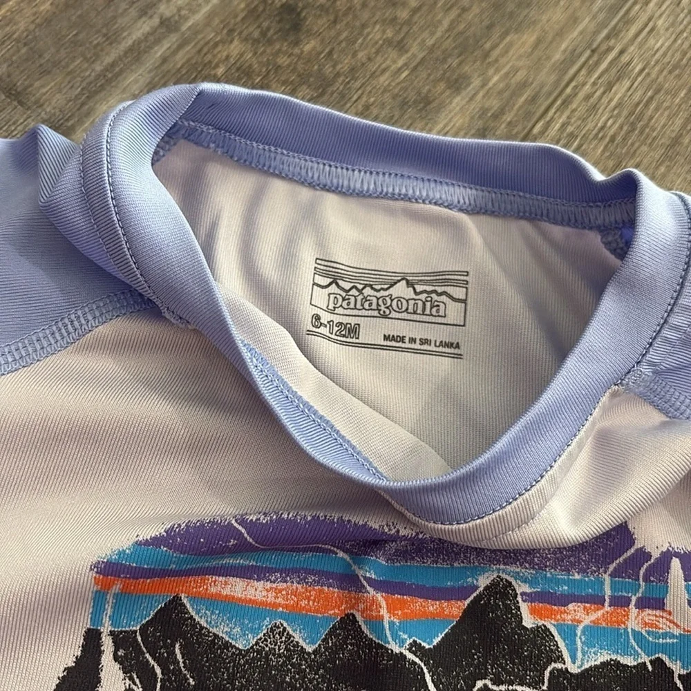 Patagonia baby rash guard 6-12 months